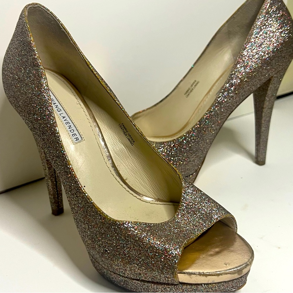 Vera Wang Lavender sparkle pumps : size 8